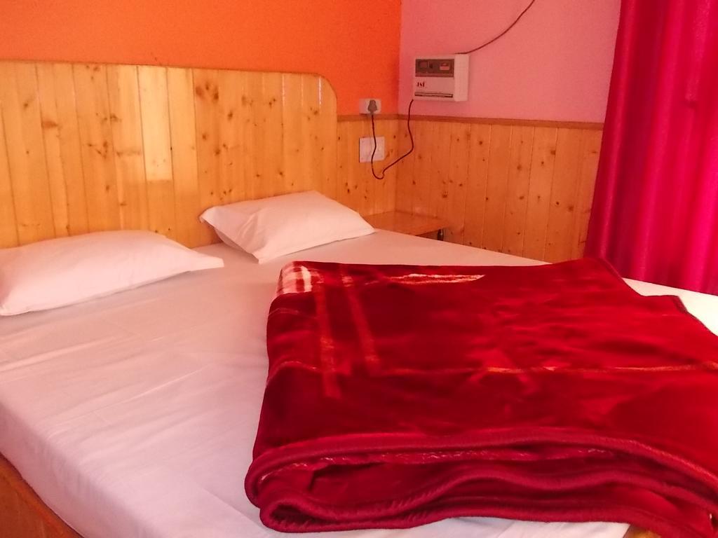 Himgiri Resort Nagchala エクステリア 写真